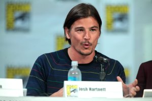 A photo of Josh Hartnett speaking on a panel