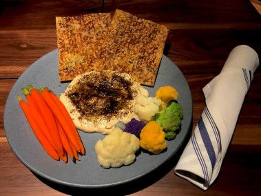 Hummus appetizer plate.