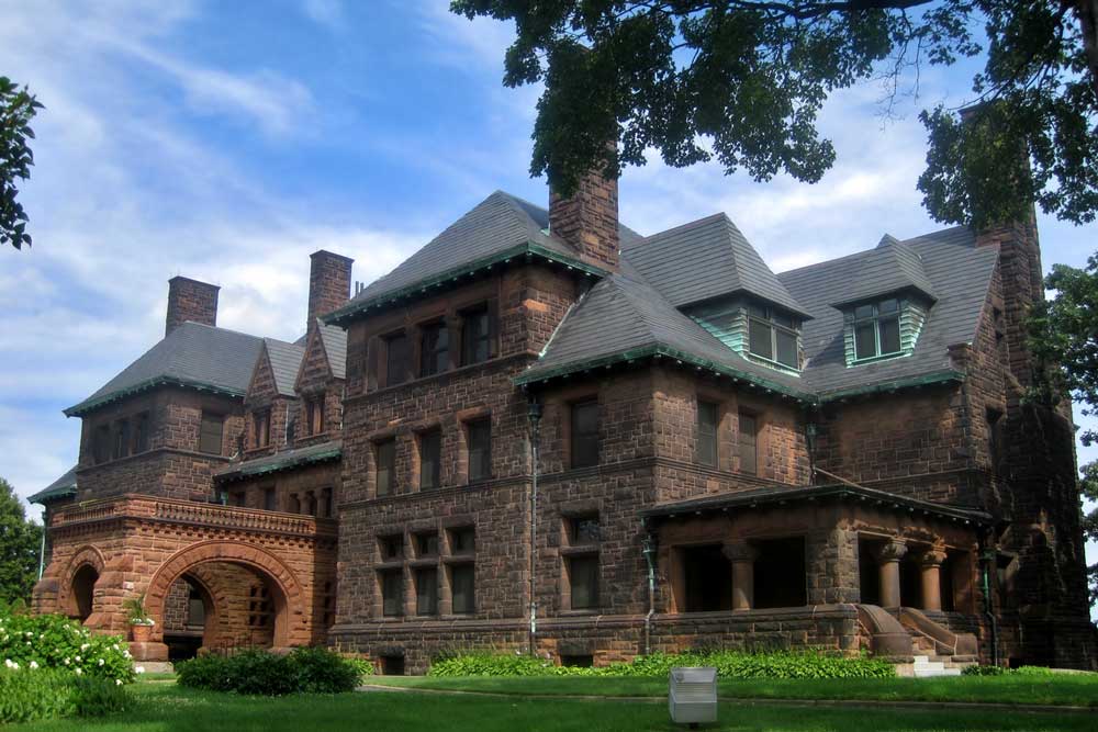 Outside the historic James J. Hill house in St. Paul on a sunny day.