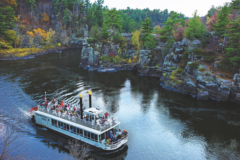 Hiking Taylors Falls